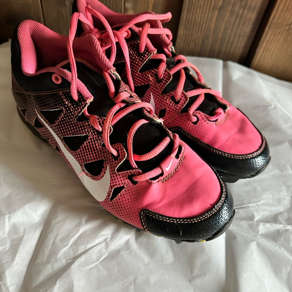 Nike Women's Vibrant Pink and Black Athletic Shoes